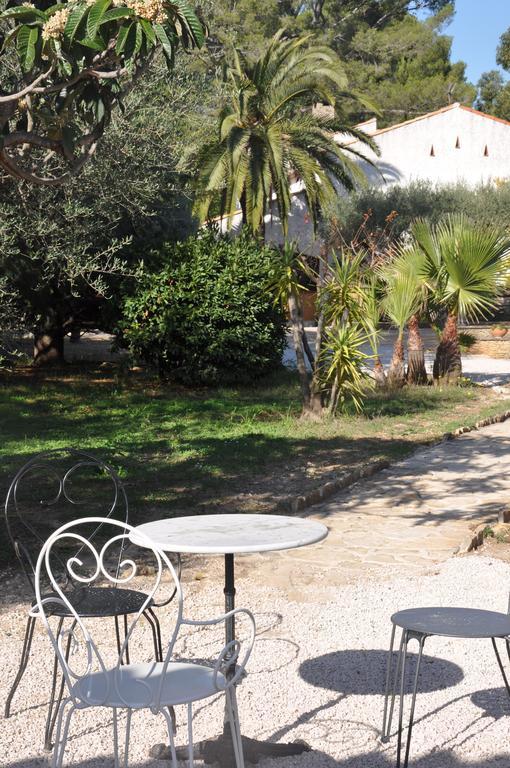Du Cote De Chez Soi Hotel La Ciotat Room photo